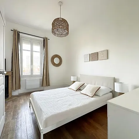 Suite Falso Villeurbanne Exterior photo