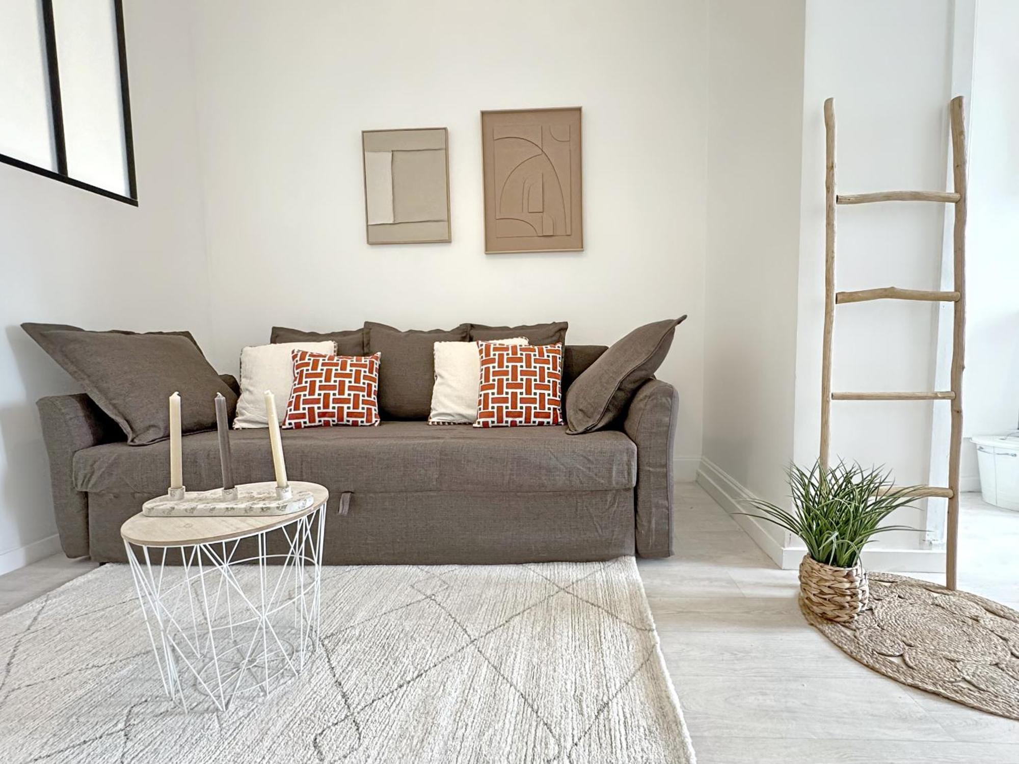 Apartment Falso *